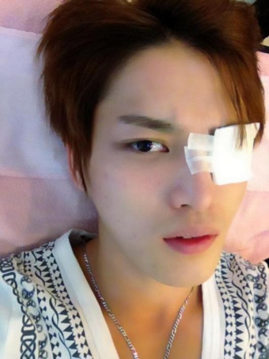 [Hotnews][20122011] Jaejoong bị thương ở mắt T.T Ahf1zlbcqaavqmz